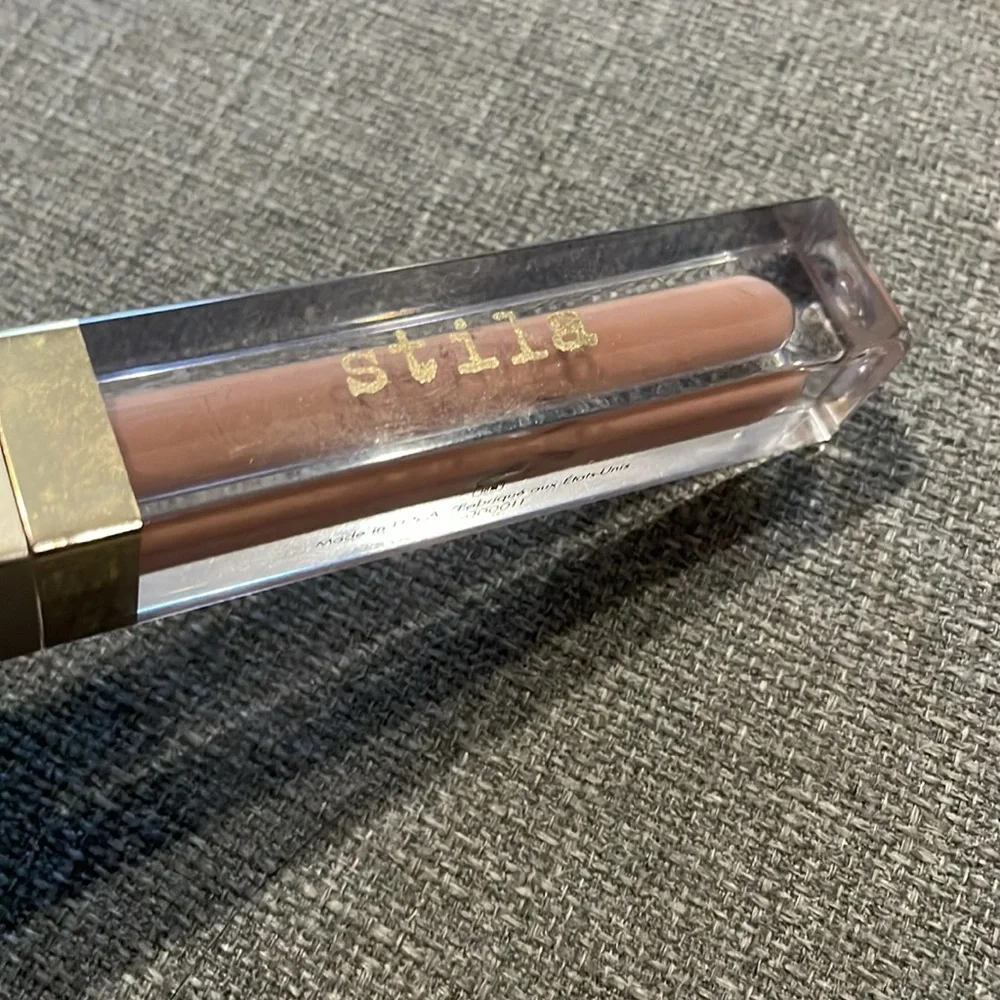 Stila Beauty Boss Lip Gloss in Color Strategy